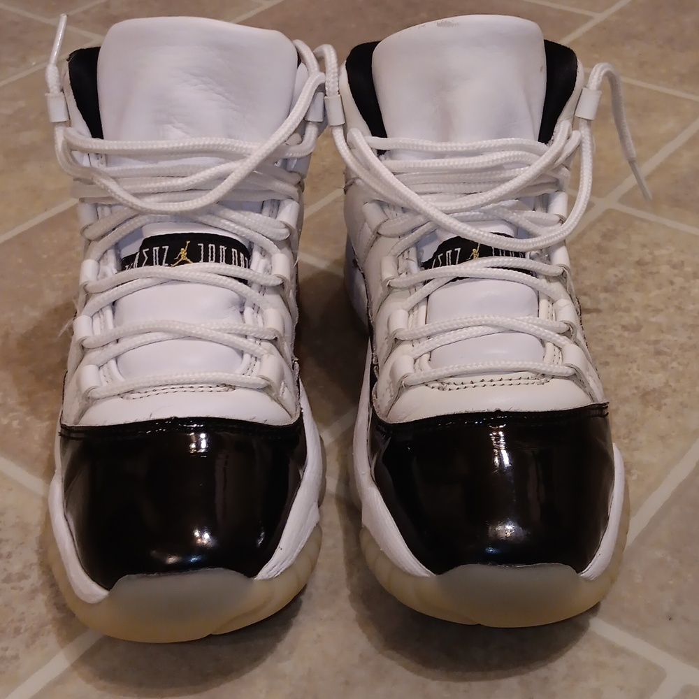 Jordan Retro 11. Kids Size 4.5 Youth. Black/wht/gold - Picture 2 of 8